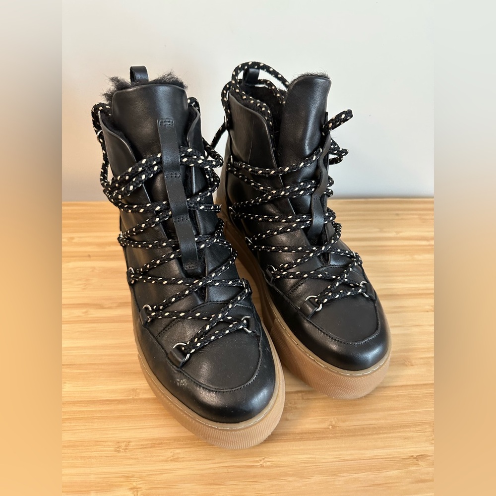& Other Stories snow boots US women size 7